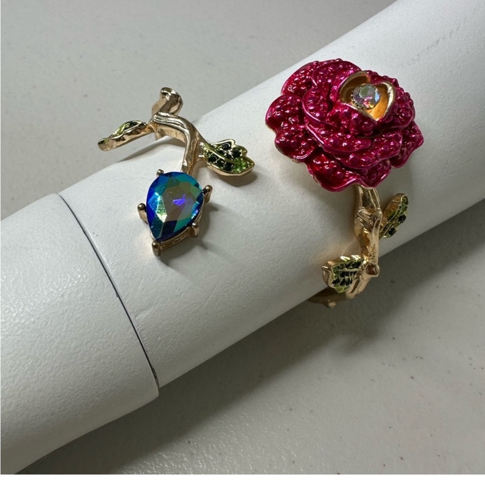 BETSEY JOHNSON ROSE FLOWER CLAMP BANGLE BRACELET NWT